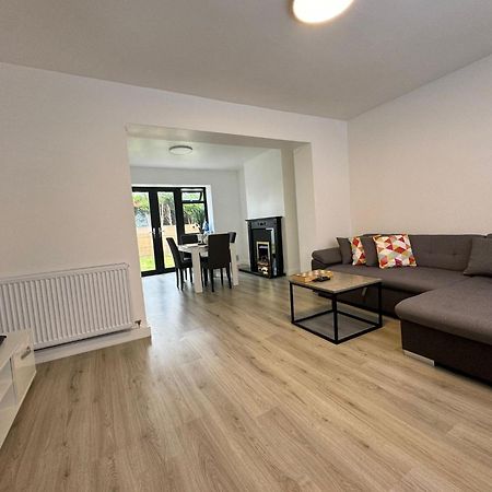 Superb Cozy House In Warrington Βίλα Εξωτερικό φωτογραφία